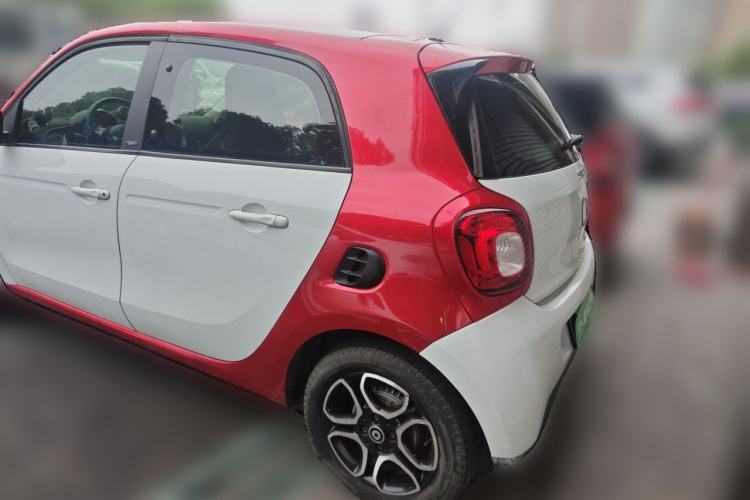 Used smart forfour 2016 0.9T 66 kW Pioneer Edition Rear Left 45 Deg
