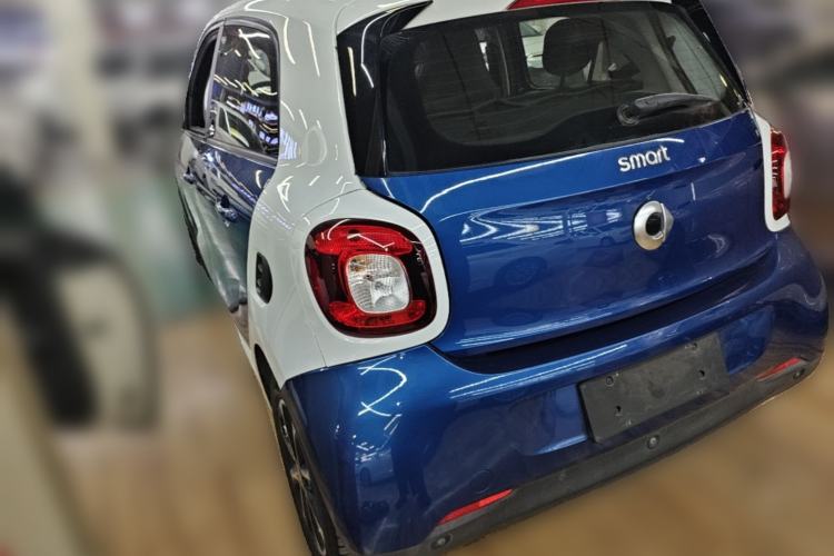 Used smart forfour 2016 1.0L 52 kW Passion Edition Rear Left 45 Deg