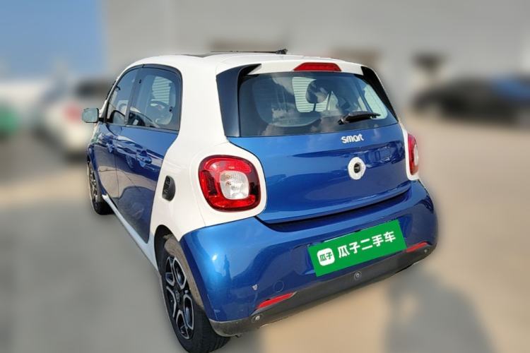 Used smart forfour 2016 0.9T 66 kW Pioneer Edition Rear Left 45 Deg