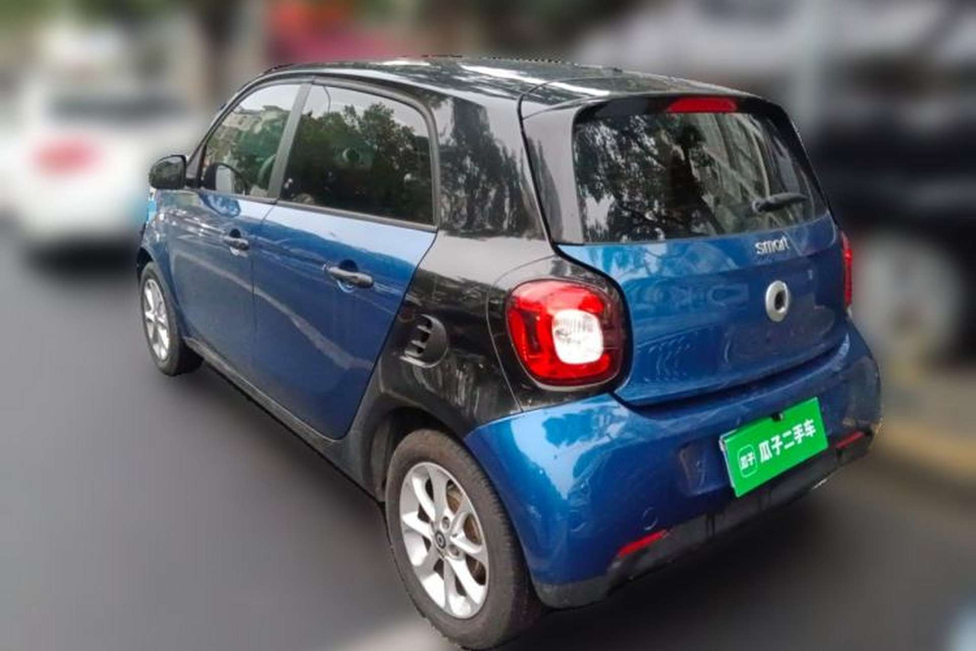 Used smart forfour 2016 1.0L 52 kW Dynamic Edition Rear Left 45 Deg