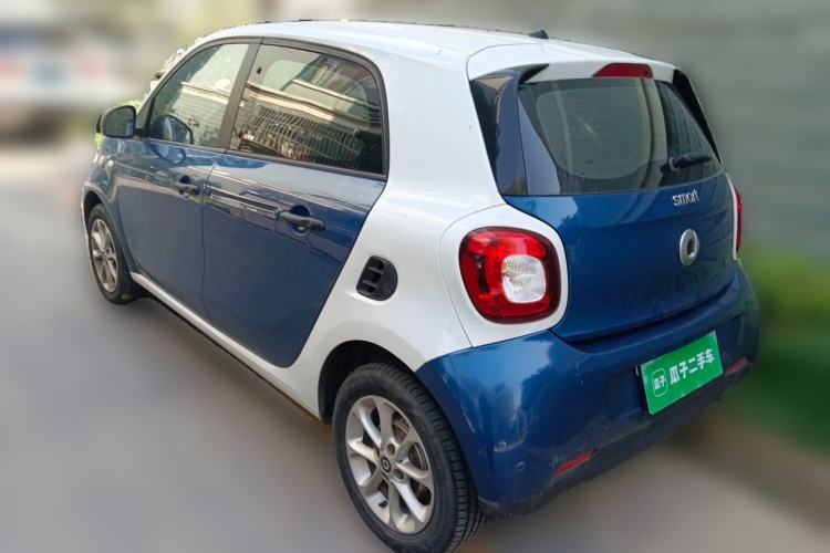 Used smart forfour 2016 1.0L 52 kW Dynamic Edition Rear Left 45 Deg