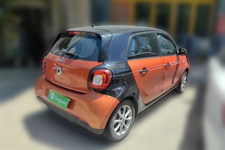 Used smart forfour 2016 1.0L 52 kW Dynamic Edition Rear Right 45 Deg