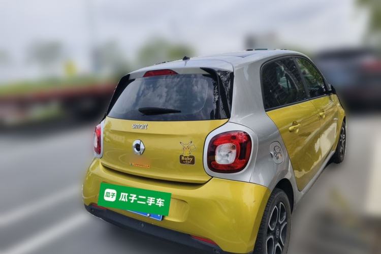 Used smart forfour 2016 0.9T 66 kW Pioneer Edition Rear Right 45 Deg