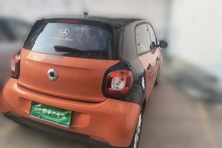 Used smart forfour 2016 1.0L 52 kW Dynamic Edition Rear Right 45 Deg