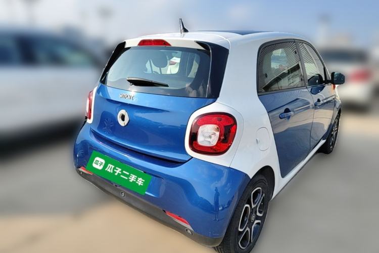 Used smart forfour 2016 0.9T 66 kW Pioneer Edition Rear Right 45 Deg