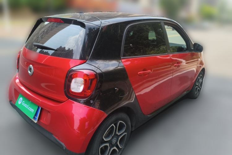 Used smart forfour 2016 0.9T 66 kW Pioneer Edition Rear Right 45 Deg