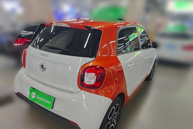 Used smart forfour 2016 0.9T 66 kW Pioneer Edition Rear Right 45 Deg