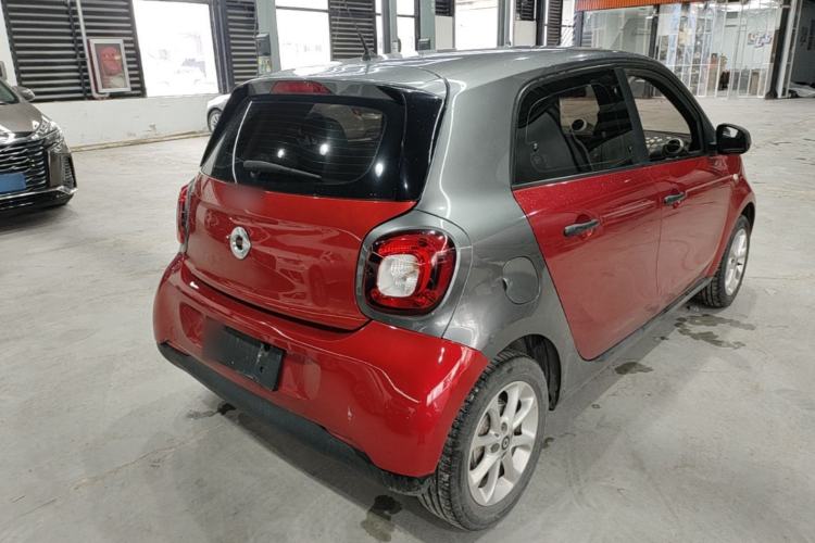 Used smart forfour 2016 1.0L 52 kW Dynamic Edition Rear Right 45 Deg