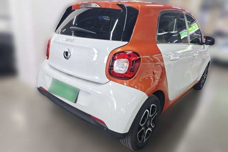 Used smart forfour 2016 0.9T 66 kW Pioneer Edition Rear Right 45 Deg