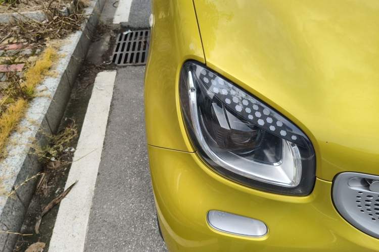 Used smart forfour 2016 0.9T 66 kW Pioneer Edition Right Front Headlight