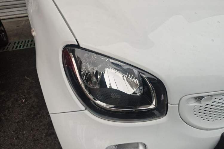 Used smart forfour 2016 0.9T 66 kW Pioneer Edition Right Front Headlight
