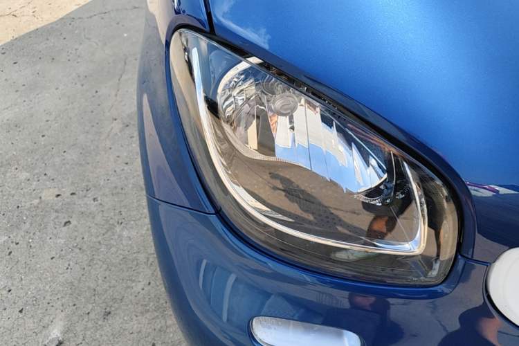Used smart forfour 2016 0.9T 66 kW Pioneer Edition Right Front Headlight