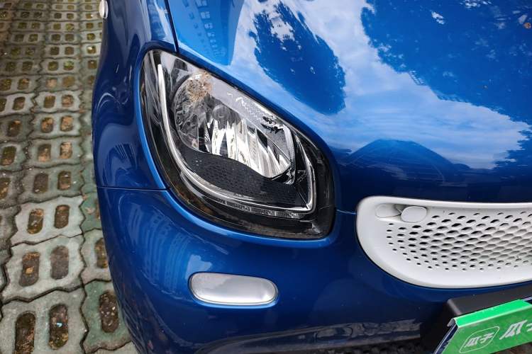 Used smart forfour 2016 1.0L 52 kW Passion Edition Right Front Headlight