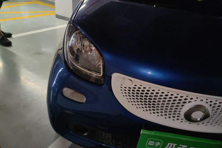 Used smart forfour 2016 1.0L 52 kW Passion Edition Right Front Headlight