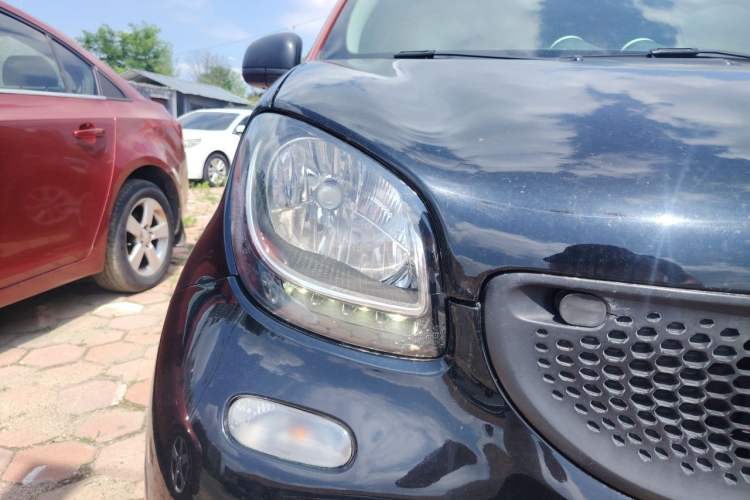 Used smart forfour 2016 1.0L 52 kW Dynamic Edition Right Front Headlight