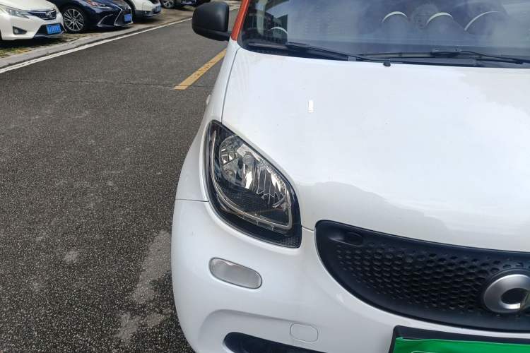 Used smart forfour 2016 1.0L 52 kW Dynamic Edition Right Front Headlight