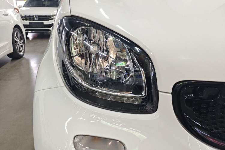 Used smart forfour 2016 0.9T 66 kW Pioneer Edition Right Front Headlight