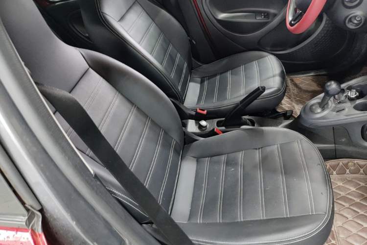 Used smart forfour 2016 1.0L 52 kW Dynamic Edition Right Front Seat
