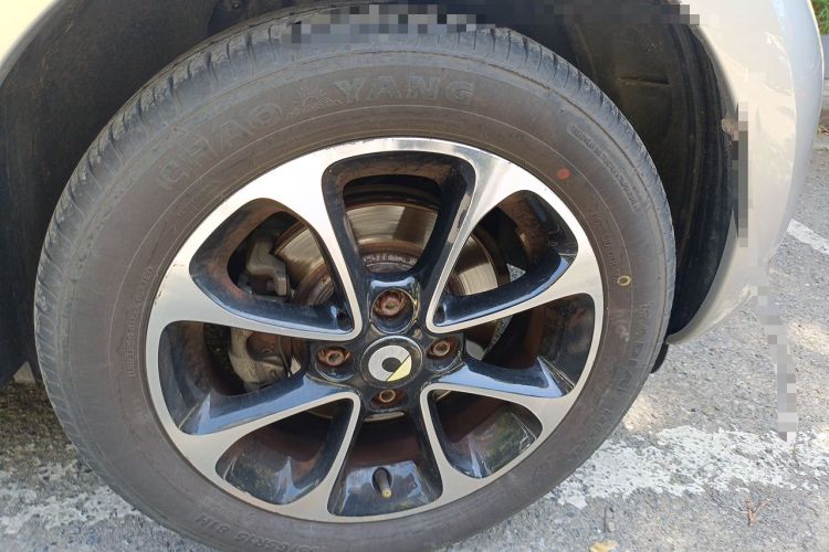 Used smart forfour 2016 1.0L 52 kW Passion Edition Right Front Wheel Hub