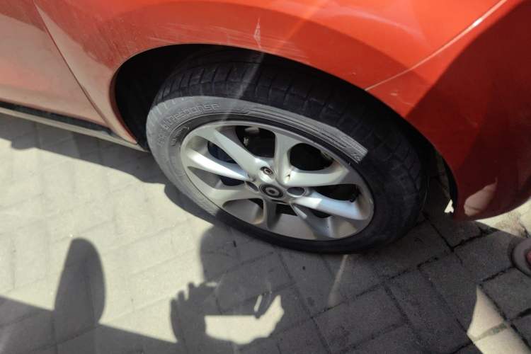 Used smart forfour 2016 1.0L 52 kW Dynamic Edition Right Front Wheel Hub