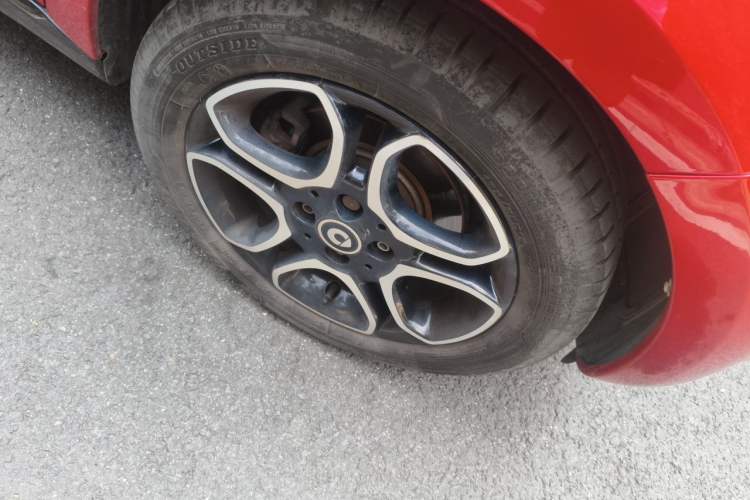 Used smart forfour 2016 0.9T 66 kW Pioneer Edition Right Front Wheel Hub
