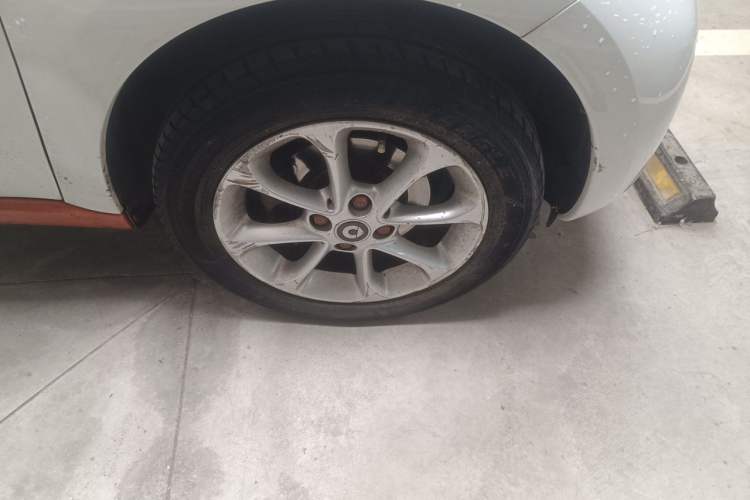 Used smart forfour 2016 1.0L 52 kW Dynamic Edition Right Front Wheel Hub