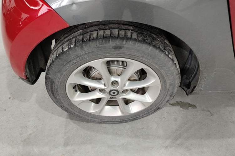 Used smart forfour 2016 1.0L 52 kW Dynamic Edition Right Rear Wheel Hub