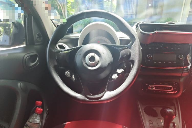 Used smart forfour 2016 1.0L 52 kW Dynamic Edition Steering Wheel