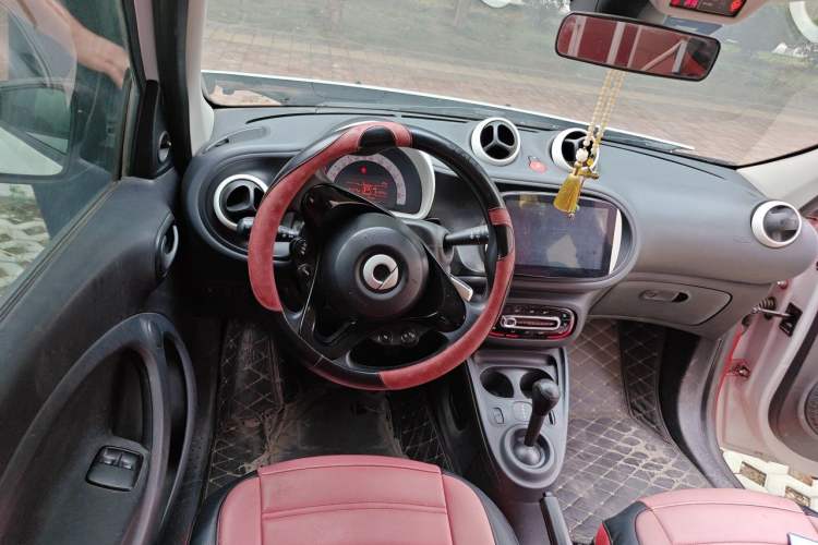 Used smart forfour 2016 1.0L 52 kW Dynamic Edition Steering Wheel