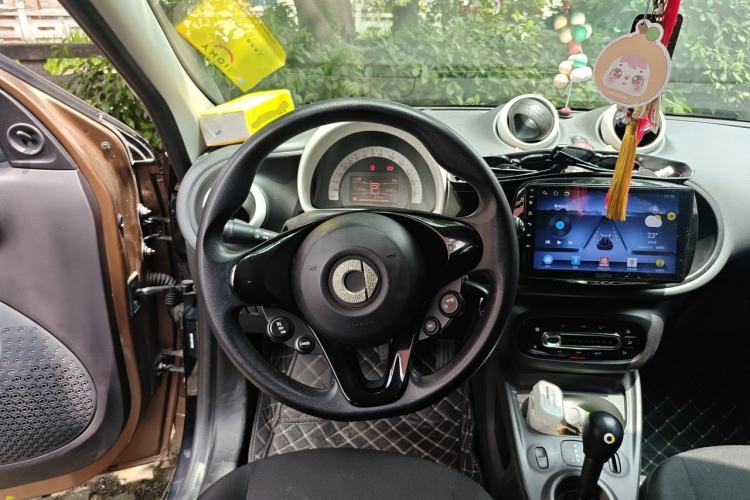 Used smart forfour 2016 1.0L 52 kW Dynamic Edition Steering Wheel