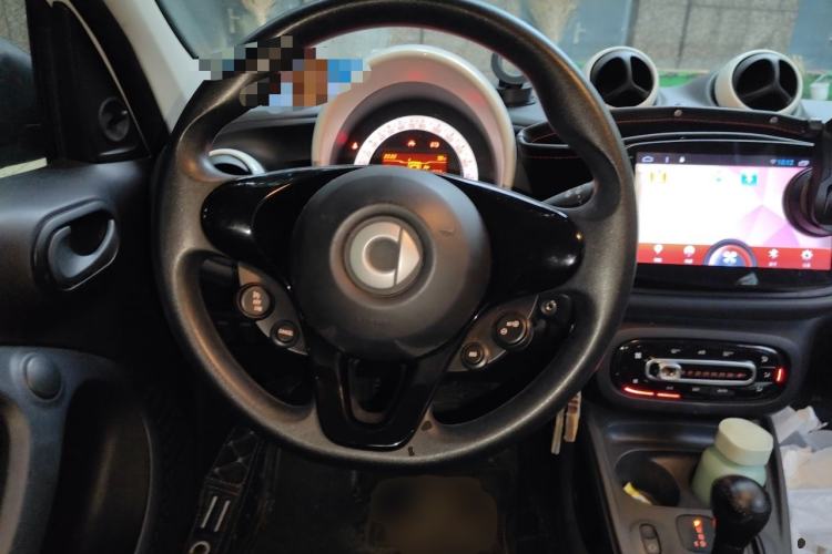 Used smart forfour 2016 1.0L 52 kW Dynamic Edition Steering Wheel