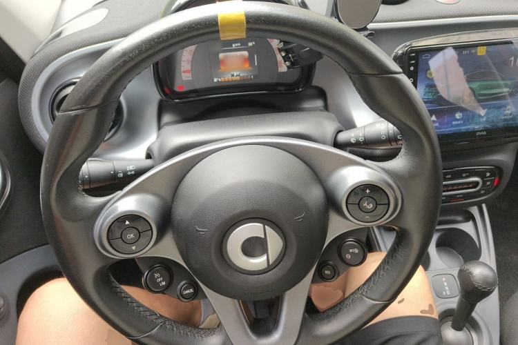 Used smart forfour 2016 1.0L 52 kW Passion Edition Steering Wheel
