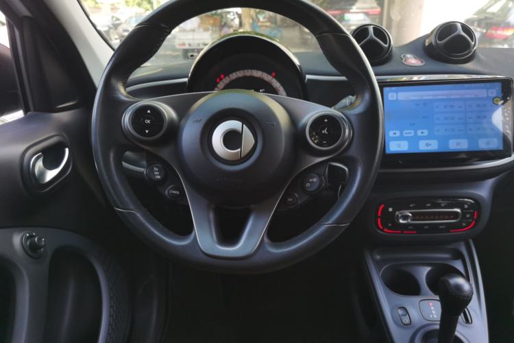 Used smart forfour 2016 1.0L 52 kW Passion Edition Steering Wheel