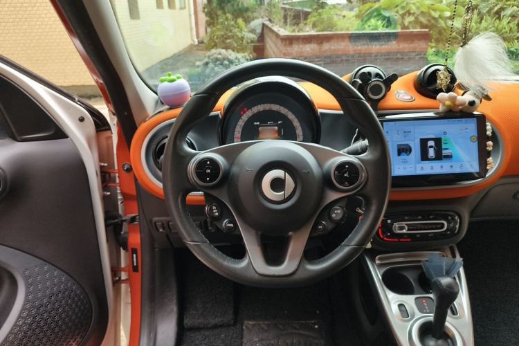 Used smart forfour 2016 1.0L 52 kW Passion Edition Steering Wheel