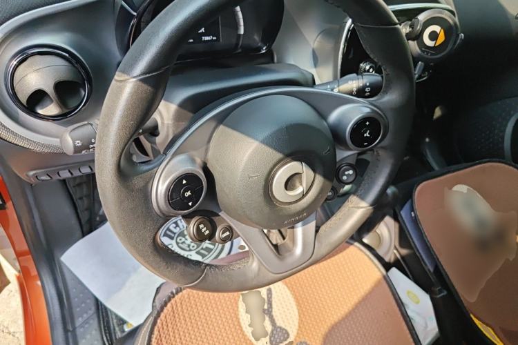 Used smart forfour 2016 1.0L 52 kW Passion Edition Steering Wheel