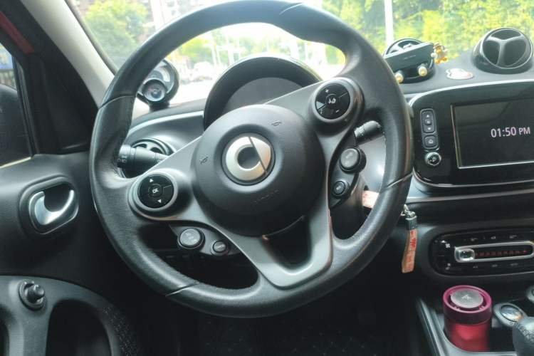 Used smart forfour 2016 0.9T 66 kW Pioneer Edition Steering Wheel