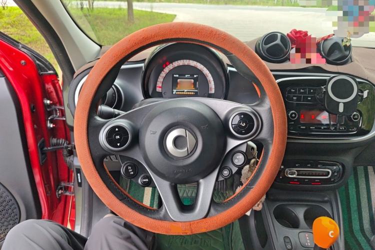 Used smart forfour 2016 1.0L 52 kW Passion Edition Steering Wheel