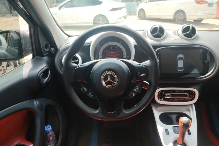 Used smart forfour 2016 1.0L 52 kW Dynamic Edition Steering Wheel