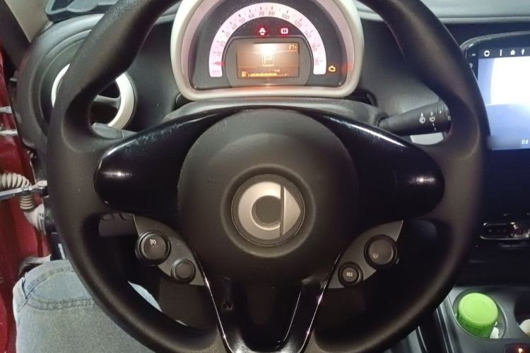 Used smart forfour 2016 1.0L 52 kW Dynamic Edition Steering Wheel