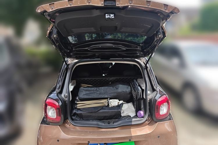 Used smart forfour 2016 1.0L 52 kW Dynamic Edition Trunk