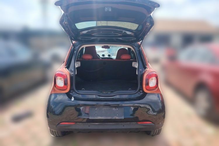 Used smart forfour 2016 1.0L 52 kW Dynamic Edition Trunk