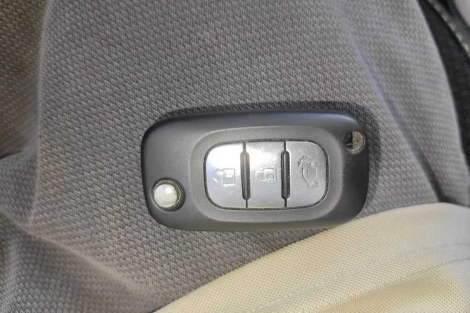 Used smart forfour 2016 1.0L 52 kW Passion Edition Vehicle Key