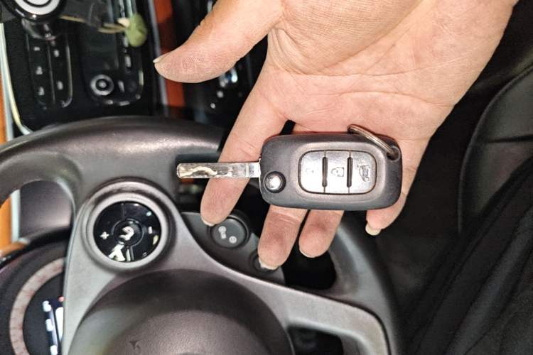 Used smart forfour 2016 1.0L 52 kW Passion Edition Vehicle Key