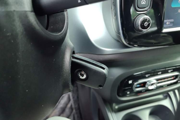 Used smart forfour 2016 0.9T 66 kW Pioneer Edition Vehicle Key
