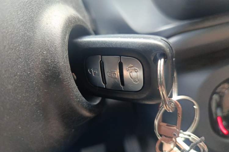 Used smart forfour 2016 1.0L 52 kW Dynamic Edition Vehicle Key