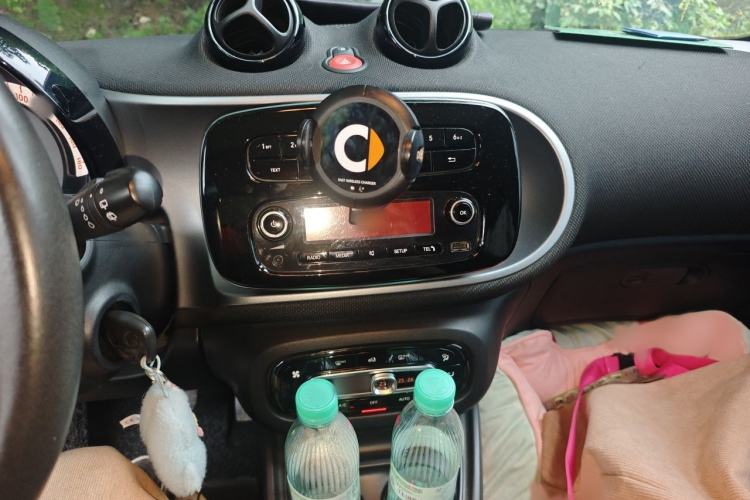 Used smart forfour 2016 1.0L 52 kW Passion Edition Audio And AC Panel