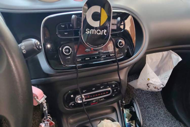 Used smart forfour 2016 1.0L 52 kW Dynamic Edition Audio And AC Panel