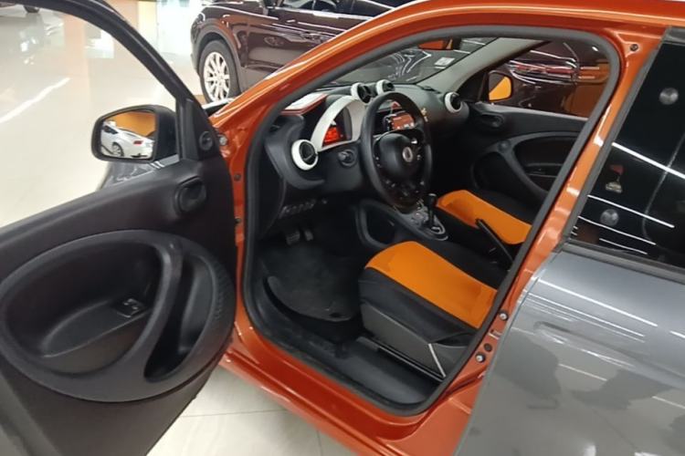 Used smart forfour 2016 1.0L 52 kW Dynamic Edition Driver Seat