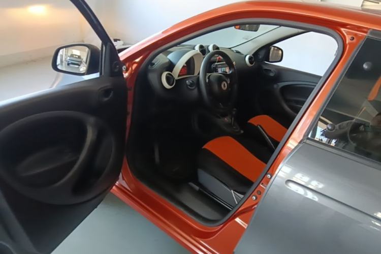 Used smart forfour 2016 1.0L 52 kW Dynamic Edition Driver Seat