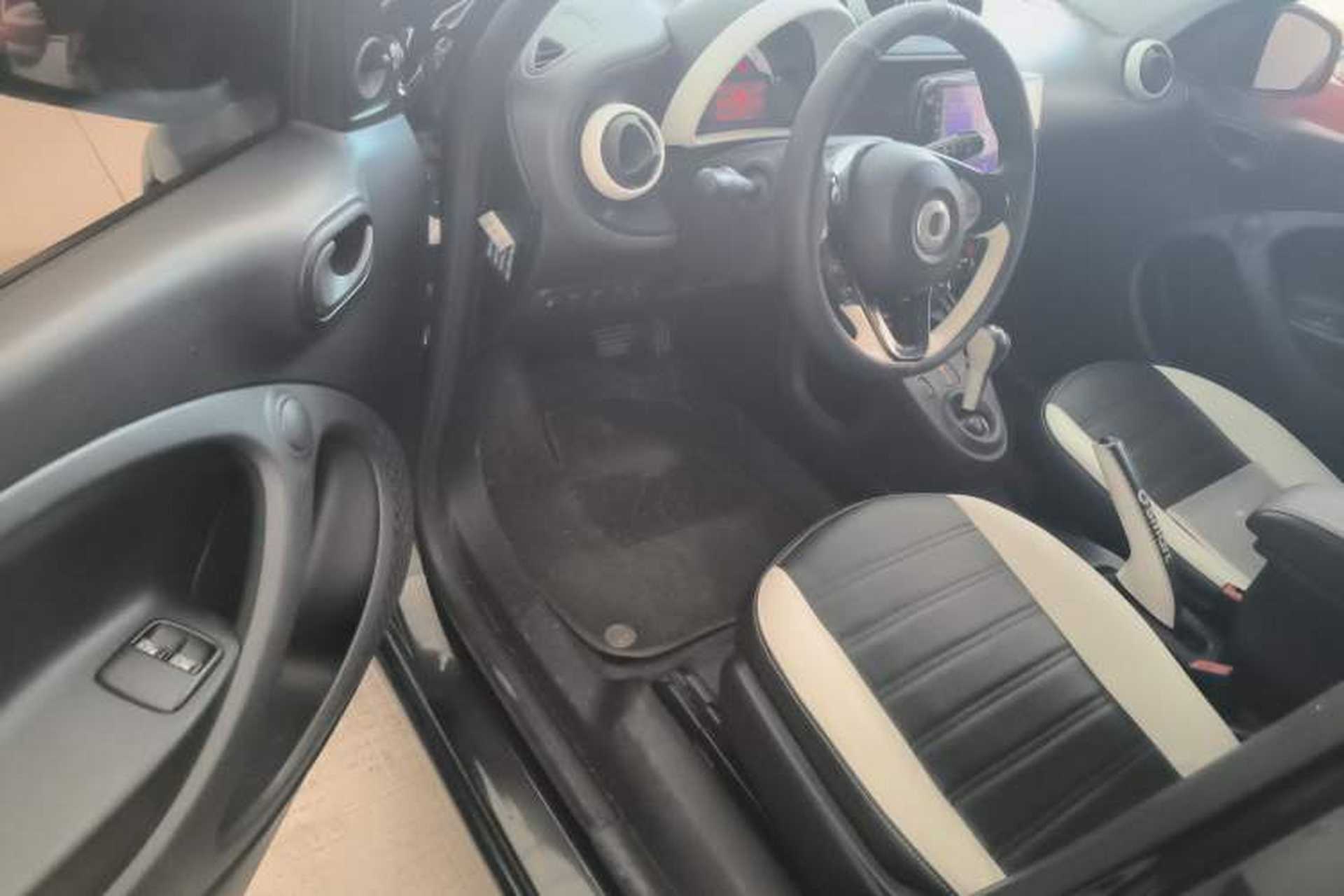 Used smart forfour 2016 1.0L 52 kW Dynamic Edition Driver Seat